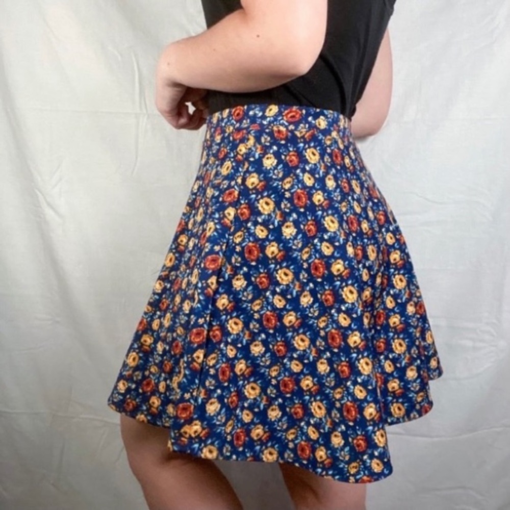 BLUE AND ORANGE FOREVER 21 FLORAL SKATER SKIRT